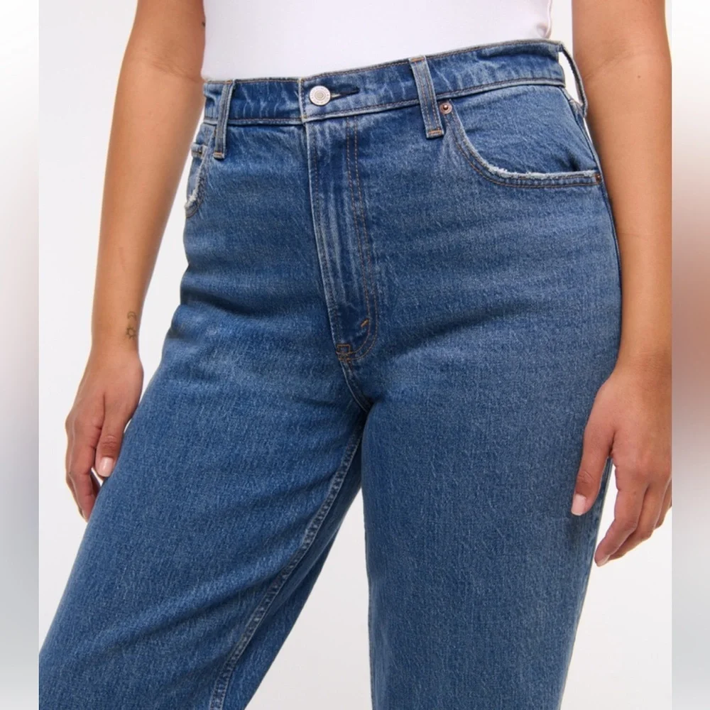 Abercrombie Ultra High Rise 90s Straight Jean - Picture 2 of 6